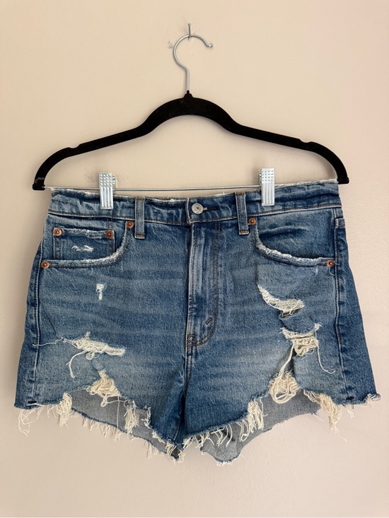 Abercrombie & Fitch Pants - NWT Abercrombie & Fitch Distressed Denim Shorts, size 27, 2.5" inseam